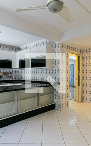 Casa à venda com 359m², 4 quartos e 3 vagasCozinha