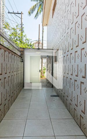 Casa à venda com 359m², 4 quartos e 3 vagasCorredor Externo