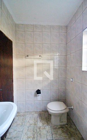 Casa à venda com 125m², 3 quartos e 2 vagasBanheiro 1