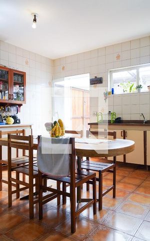 Casa para alugar com 234m², 3 quartos e 6 vagas Casa para alugar com 234m², 3 quartos e 6 vagasCozinha
