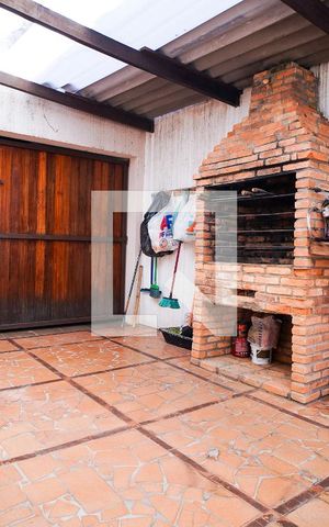 Casa para alugar com 234m², 3 quartos e 6 vagas Casa para alugar com 234m², 3 quartos e 6 vagasQuintal