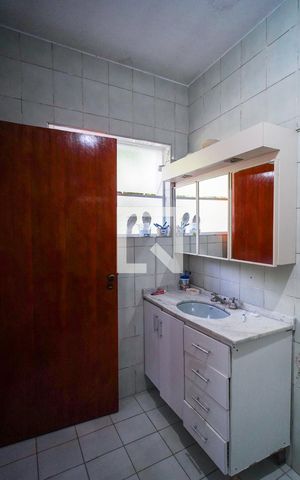 Casa para alugar com 234m², 3 quartos e 6 vagas Casa para alugar com 234m², 3 quartos e 6 vagasBanheiro da Suíte