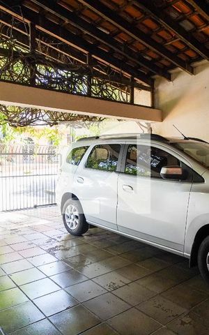 Casa para alugar com 234m², 3 quartos e 6 vagas Casa para alugar com 234m², 3 quartos e 6 vagasGaragem