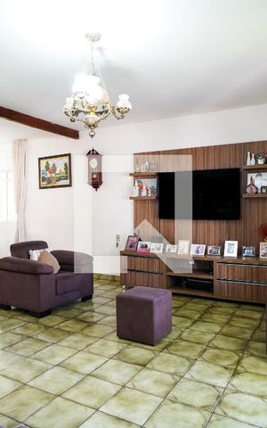 Casa para alugar com 234m², 3 quartos e 6 vagas Casa para alugar com 234m², 3 quartos e 6 vagasSala