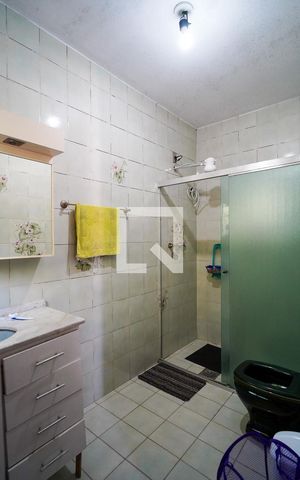 Casa para alugar com 234m², 3 quartos e 6 vagas Casa para alugar com 234m², 3 quartos e 6 vagasBanheiro da Suíte