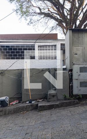Casa à venda com 500m², 8 quartos e 5 vagas Casa à venda com 500m², 8 quartos e 5 vagasGaragem das Casas 2, 3 e 4