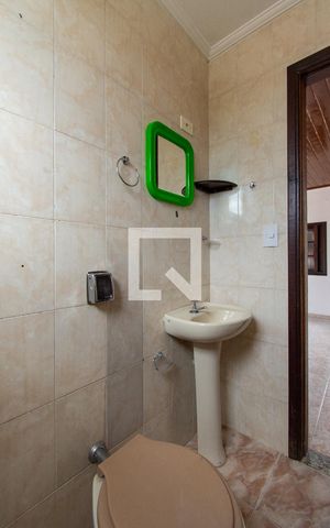 Casa à venda com 390m², 3 quartos e 3 vagas Casa à venda com 390m², 3 quartos e 3 vagasBanheiro da Suíte