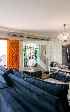 Casa à venda com 90m², 3 quartos e 2 vagasSala