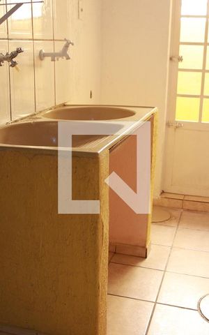 Casa para alugar com 100m², 2 quartos e 1 vagaÁrea de Serviço