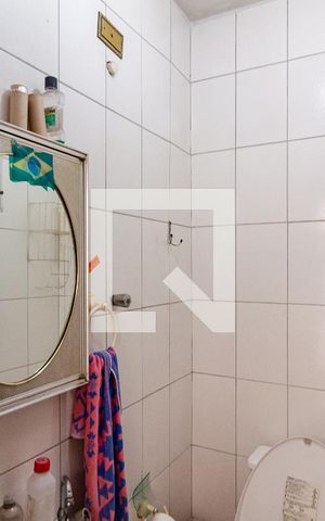 Casa à venda com 196m², 4 quartos e 2 vagasBanheiro de Serviço