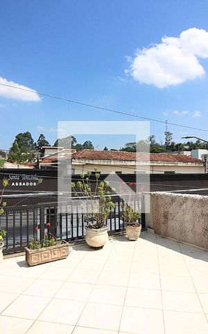 Casa à venda com 204m², 3 quartos e 2 vagasSacada do Quarto 1 - Suíte