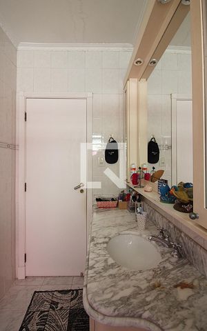 Casa à venda com 204m², 3 quartos e 2 vagasBanheiro Social