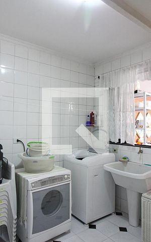 Casa à venda com 204m², 3 quartos e 2 vagasÁrea de Serviço