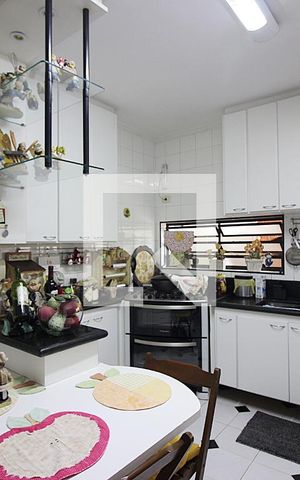 Casa à venda com 204m², 3 quartos e 2 vagasCozinha 