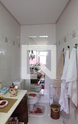Casa à venda com 204m², 3 quartos e 2 vagasBanheiro do Quarto 1 - Suíte