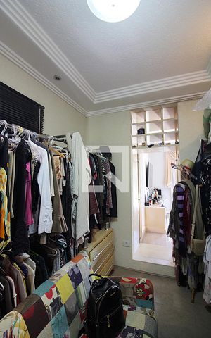 Casa à venda com 204m², 3 quartos e 2 vagasCloset do Quarto 1 - Suíte