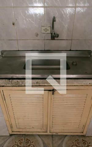 Casa para alugar com 30m², 1 quarto e sem vaga Casa para alugar com 30m², 1 quarto e sem vagaPia