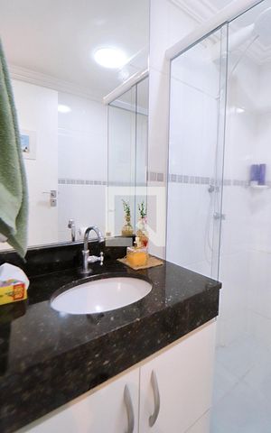 Apartamento à venda com 60m², 3 quartos e 1 vaga Apartamento à venda com 60m², 3 quartos e 1 vagaBanheiro