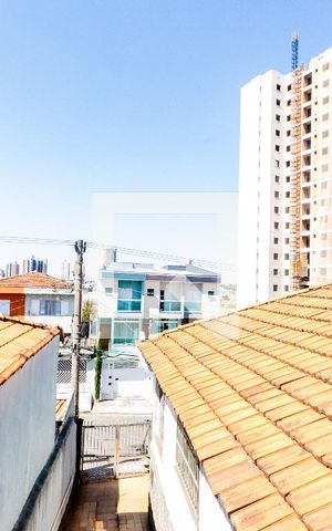 Casa à venda com 200m², 3 quartos e 6 vagas Casa à venda com 200m², 3 quartos e 6 vagasVista da Varanda