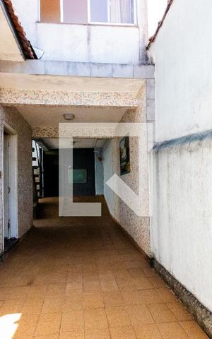 Casa à venda com 200m², 3 quartos e 6 vagas Casa à venda com 200m², 3 quartos e 6 vagasGaragem