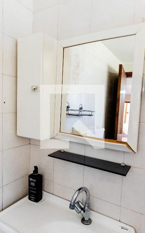 Casa à venda com 200m², 3 quartos e 6 vagas Casa à venda com 200m², 3 quartos e 6 vagasEspelho