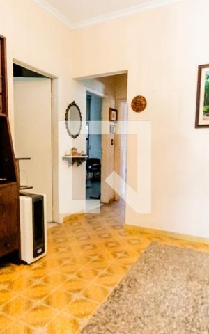 Casa à venda com 200m², 3 quartos e 6 vagas Casa à venda com 200m², 3 quartos e 6 vagasSala