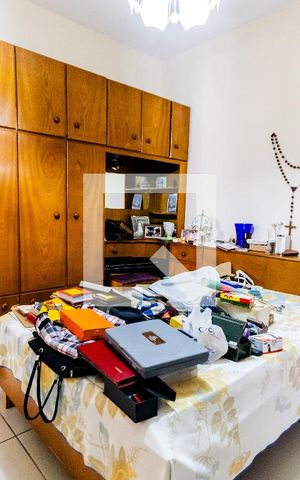 Casa à venda com 200m², 3 quartos e 6 vagas Casa à venda com 200m², 3 quartos e 6 vagasSuíte