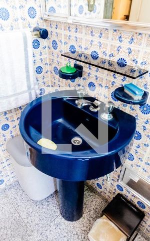Casa à venda com 200m², 3 quartos e 6 vagas Casa à venda com 200m², 3 quartos e 6 vagasPia