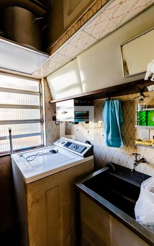 Casa à venda com 200m², 3 quartos e 6 vagas Casa à venda com 200m², 3 quartos e 6 vagasÁrea de Serviço