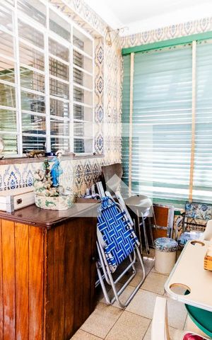 Casa à venda com 200m², 3 quartos e 6 vagas Casa à venda com 200m², 3 quartos e 6 vagasHall da Sala
