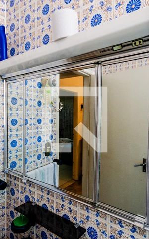 Casa à venda com 200m², 3 quartos e 6 vagas Casa à venda com 200m², 3 quartos e 6 vagasEspelho