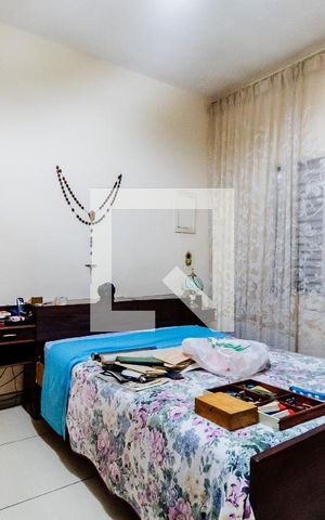 Casa à venda com 200m², 3 quartos e 6 vagas Casa à venda com 200m², 3 quartos e 6 vagasQuarto 1