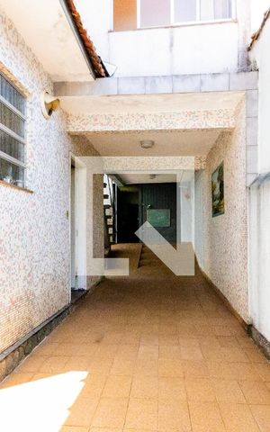 Casa à venda com 200m², 3 quartos e 6 vagas Casa à venda com 200m², 3 quartos e 6 vagasGaragem
