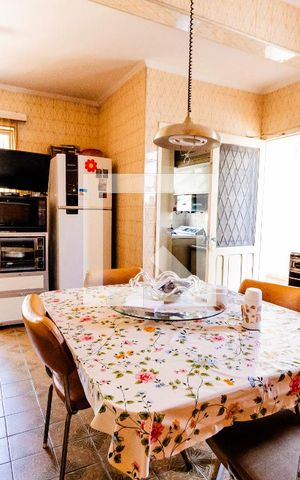 Casa à venda com 200m², 3 quartos e 6 vagas Casa à venda com 200m², 3 quartos e 6 vagasCozinha