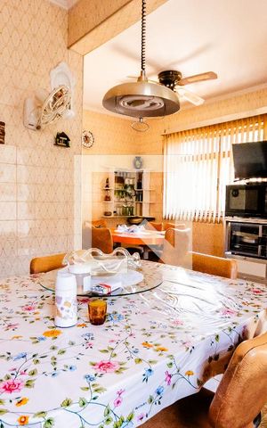 Casa à venda com 200m², 3 quartos e 6 vagas Casa à venda com 200m², 3 quartos e 6 vagasCozinha