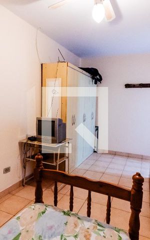 Casa à venda com 200m², 3 quartos e 6 vagas Casa à venda com 200m², 3 quartos e 6 vagasQuarto do Escritório
