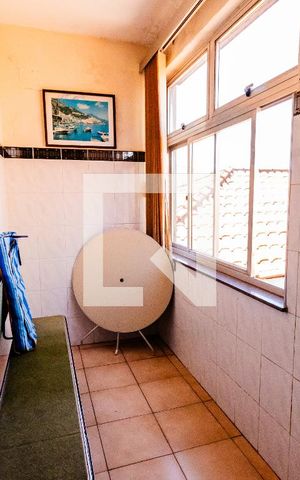 Casa à venda com 200m², 3 quartos e 6 vagas Casa à venda com 200m², 3 quartos e 6 vagasVaranda