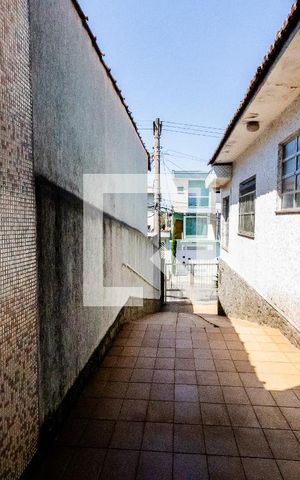 Casa à venda com 200m², 3 quartos e 6 vagas Casa à venda com 200m², 3 quartos e 6 vagasGaragem
