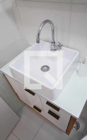 Apartamento para alugar com 34m², 2 quartos e sem vagaBanheiro
