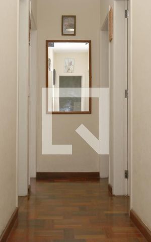 Casa à venda com 149m², 5 quartos e 2 vagasCorredor