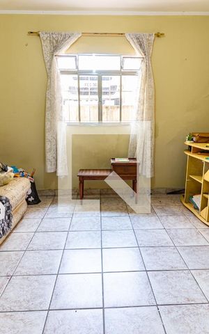 Casa à venda com 155m², 3 quartos e 2 vagasSala