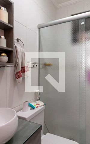 Casa à venda com 100m², 3 quartos e 4 vagas Casa à venda com 100m², 3 quartos e 4 vagasBanheiro 2