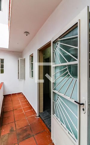 Casa à venda com 150m², 3 quartos e 2 vagas Casa à venda com 150m², 3 quartos e 2 vagasEdícula - Área de Serviço