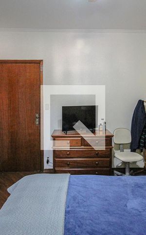 Casa para alugar com 200m², 4 quartos e 2 vagas Casa para alugar com 200m², 4 quartos e 2 vagasSuite