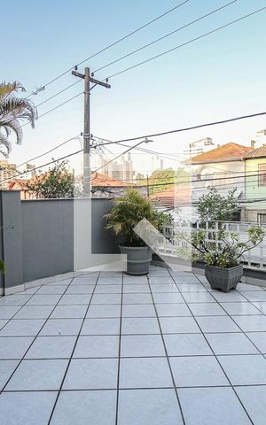 Casa para alugar com 200m², 4 quartos e 2 vagas Casa para alugar com 200m², 4 quartos e 2 vagasQuintal
