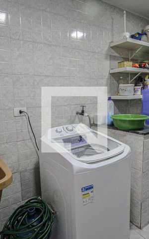 Casa para alugar com 200m², 4 quartos e 2 vagas Casa para alugar com 200m², 4 quartos e 2 vagasÁrea de Serviço