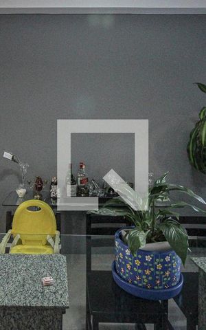 Casa para alugar com 200m², 4 quartos e 2 vagas Casa para alugar com 200m², 4 quartos e 2 vagasSala