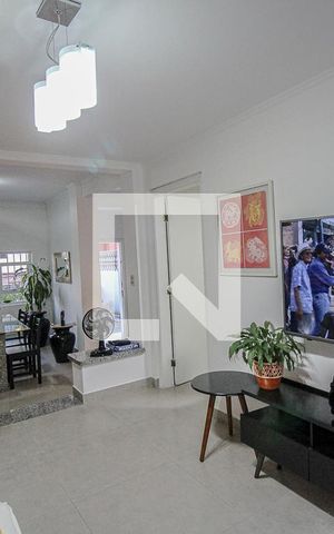 Casa para alugar com 200m², 4 quartos e 2 vagas Casa para alugar com 200m², 4 quartos e 2 vagasSala