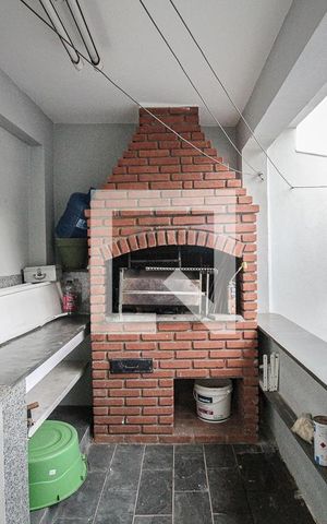 Casa para alugar com 200m², 4 quartos e 2 vagas Casa para alugar com 200m², 4 quartos e 2 vagasÁrea comum - Churrasqueira