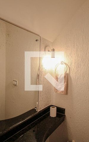 Casa para alugar com 200m², 4 quartos e 2 vagas Casa para alugar com 200m², 4 quartos e 2 vagasLavabo